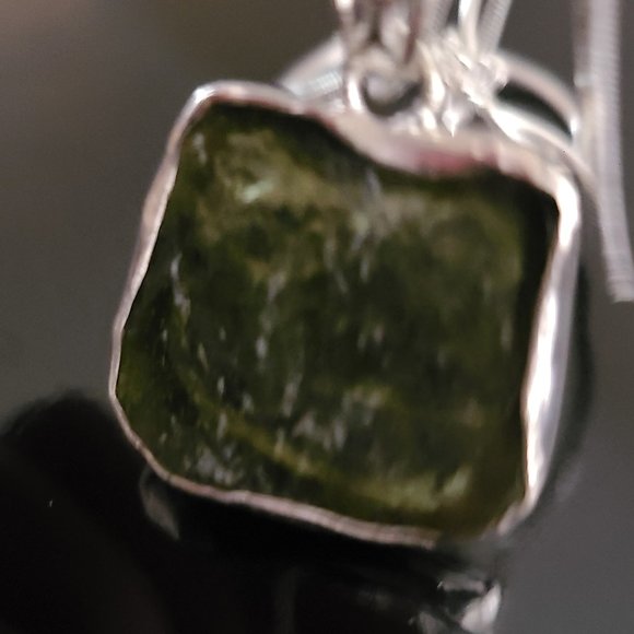 Moldavite Pendant necklace-Moldavite Jewelry -Unisex necklace - Picture 5 of 7